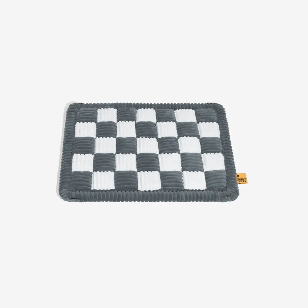 Cozy Plaid Non-Slip Dog Bed Mat for Car Seat Extender