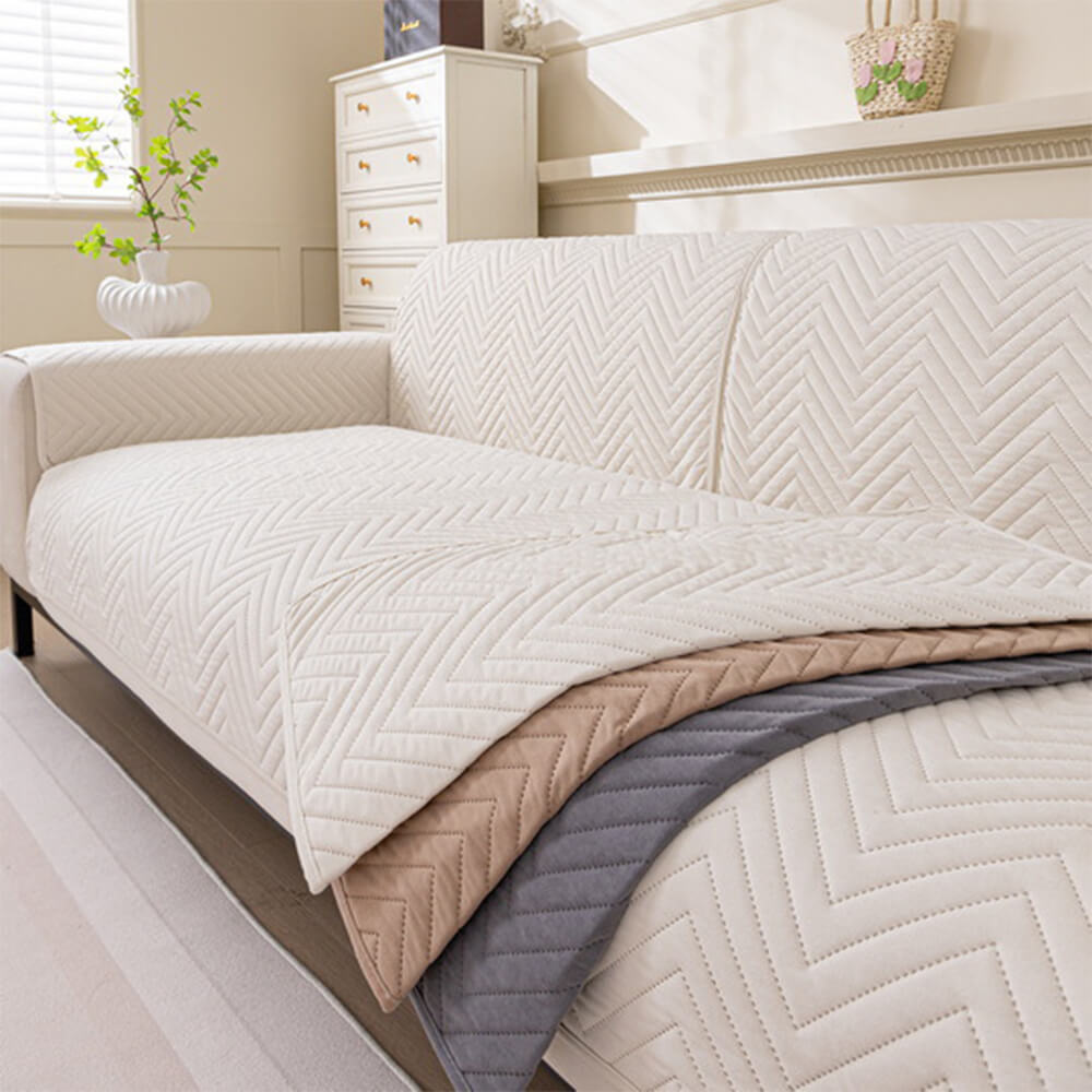 Water-resistant Durable Sofa Protector Pet-Friendly Non-Slip Couch Cover