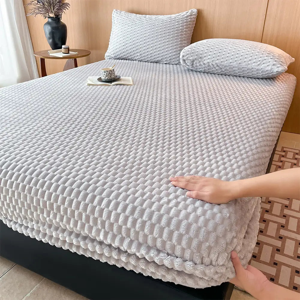 Soft Plush Skin-Friendly Mattress Protector Bedding Fitted Sheet Set